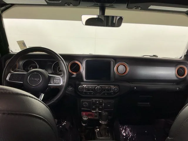 Used 2023 Silver Jeep Mojave image 24