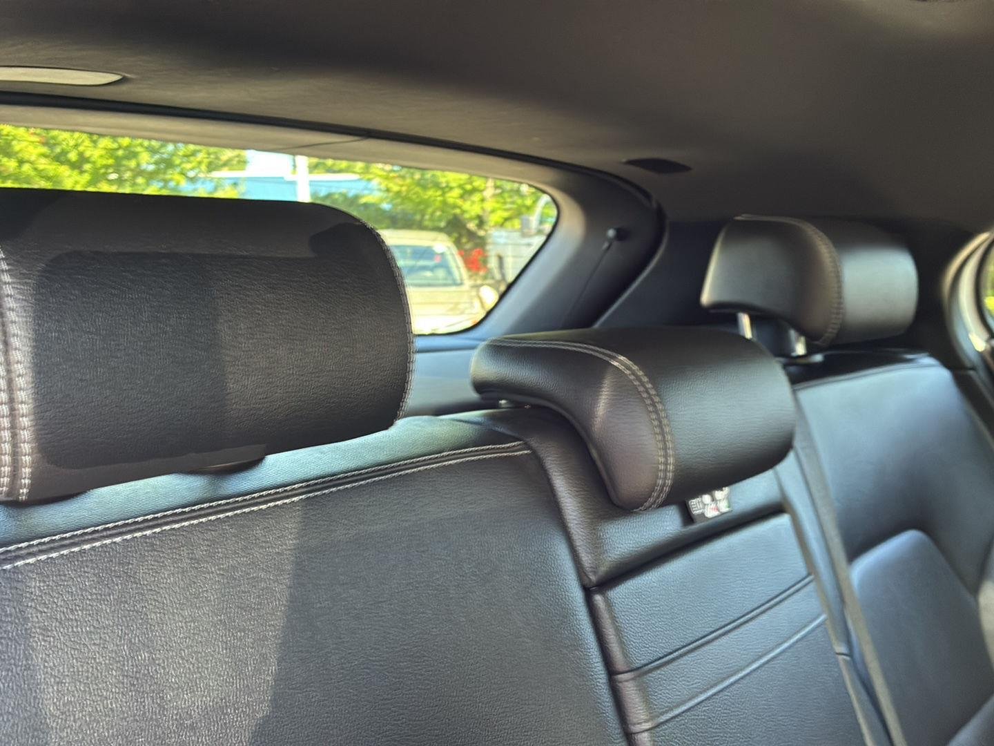 Used 2019 Polar White Mercedes-Benz GLA 250 image 17