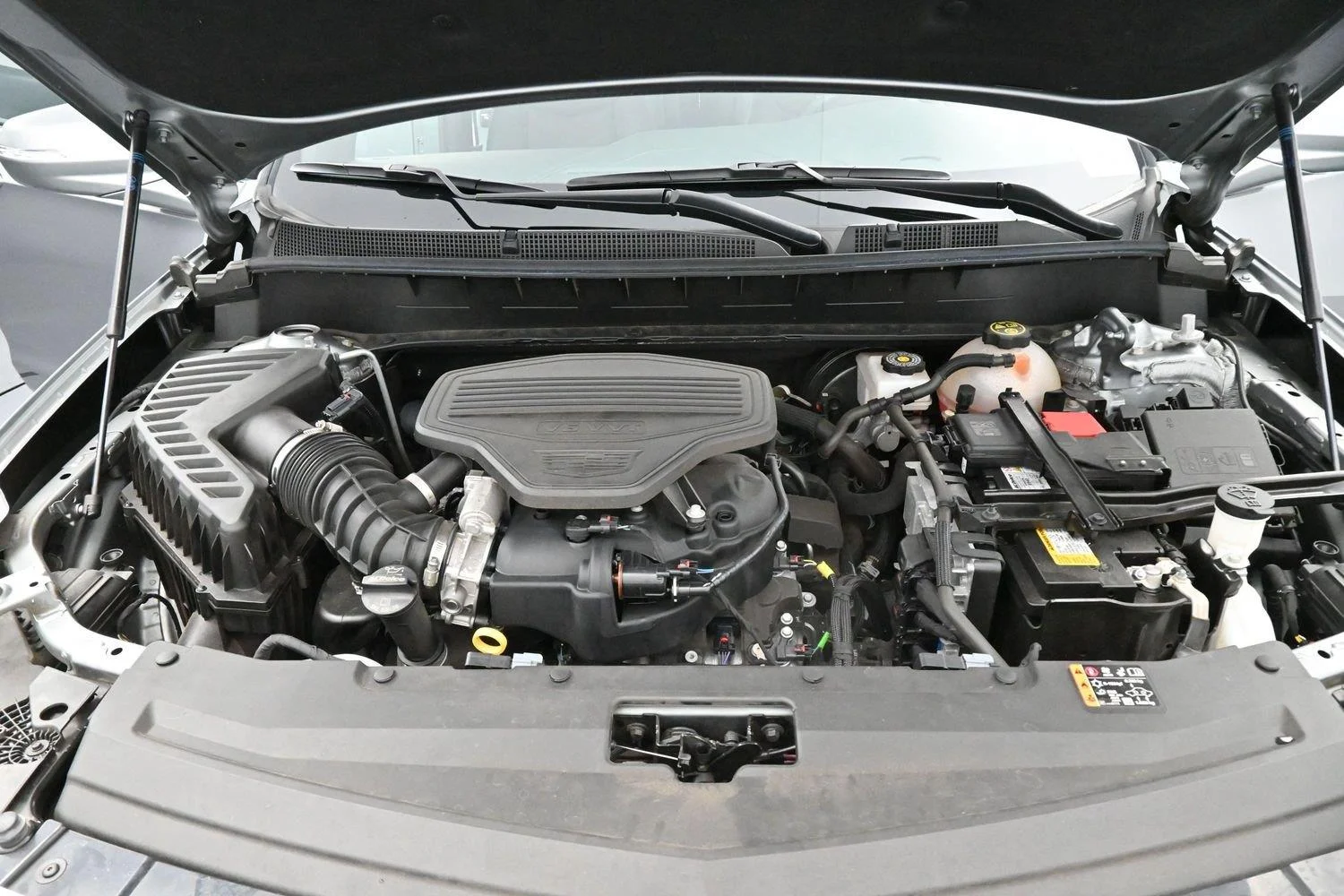 Used 2024 Argent Silver Metallic Cadillac Premium Luxury image 43