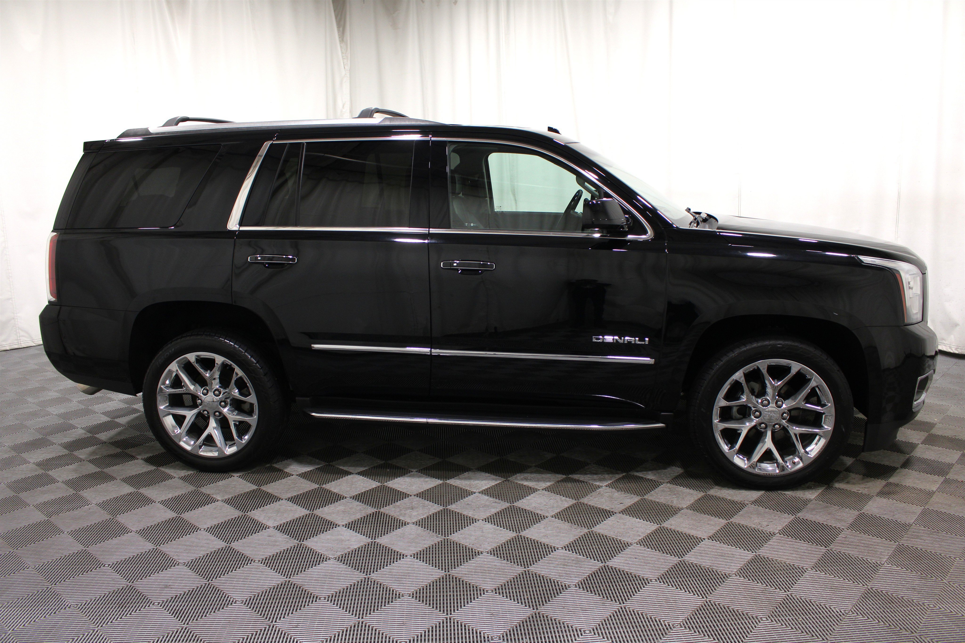 Used 2018 Onyx Black GMC Denali image 34