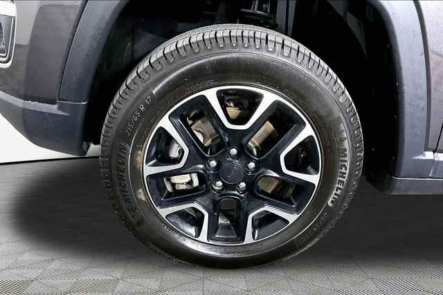 Used 2020 Gray Jeep Trailhawk image 30