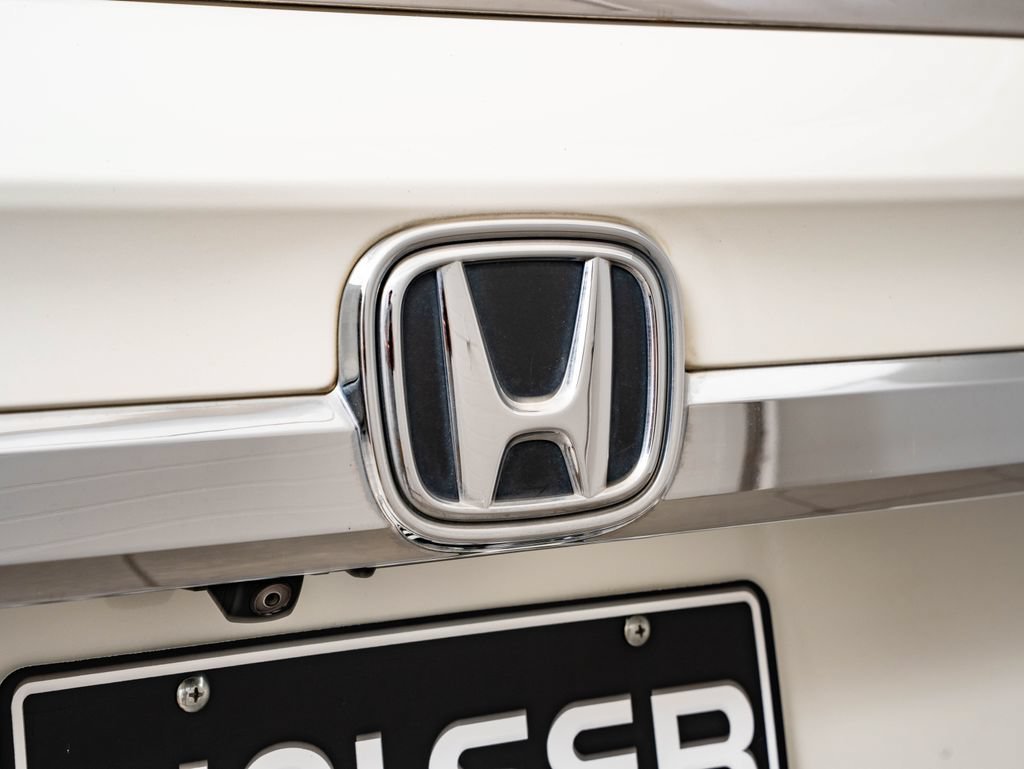 Used 2019 White Diamond Pearl Honda Elite image 18