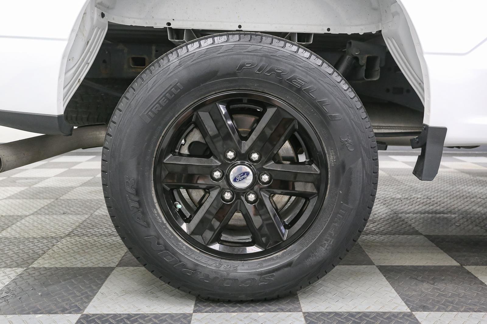 Used 2023 Oxford White FORD XL image 14