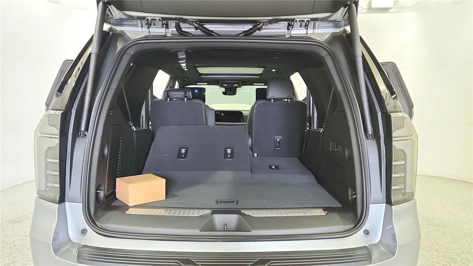 2026 Chevrolet Tahoe Premier - Photo 24