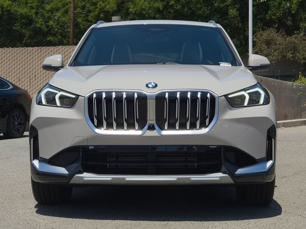 New 2026 Dune Grey Metallic BMW xDrive28i image 2