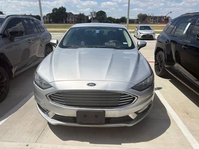 Used 2018 Silver Ford SE image 2