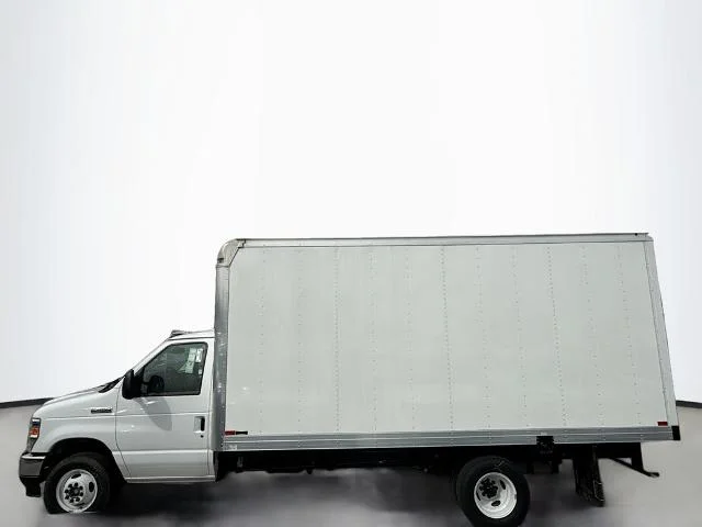 New 2026 Oxford White Ford E-450 DRW image 31