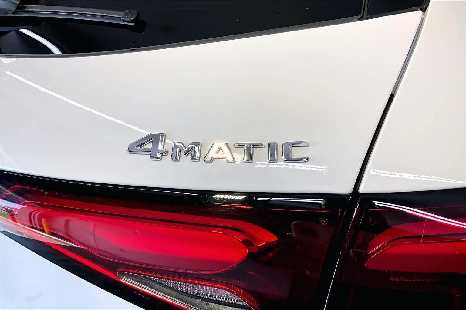 Certified Used 2025 Polar White Mercedes-Benz GLC 300 image 10