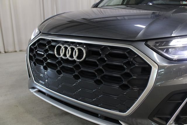 Used 2023 Daytona Gray Pearl Effect Audi 45 S line Premium image 34