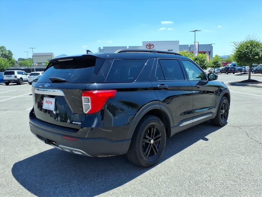 Used 2022 Black Ford XLT image 4