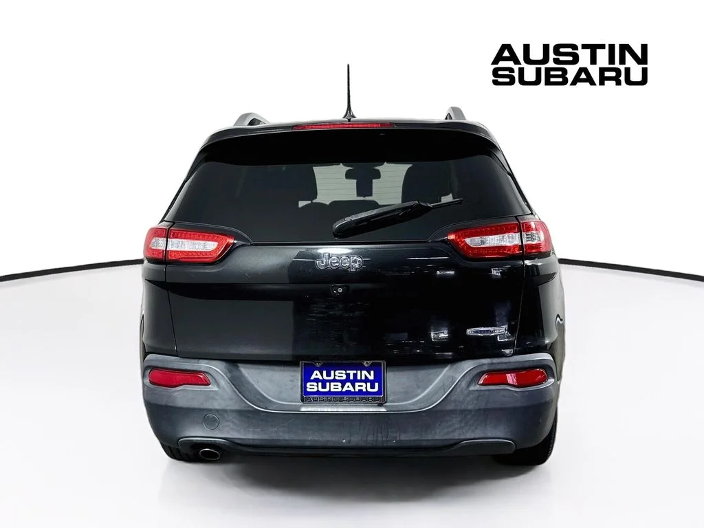 Used 2016 Black Jeep Latitude image 6