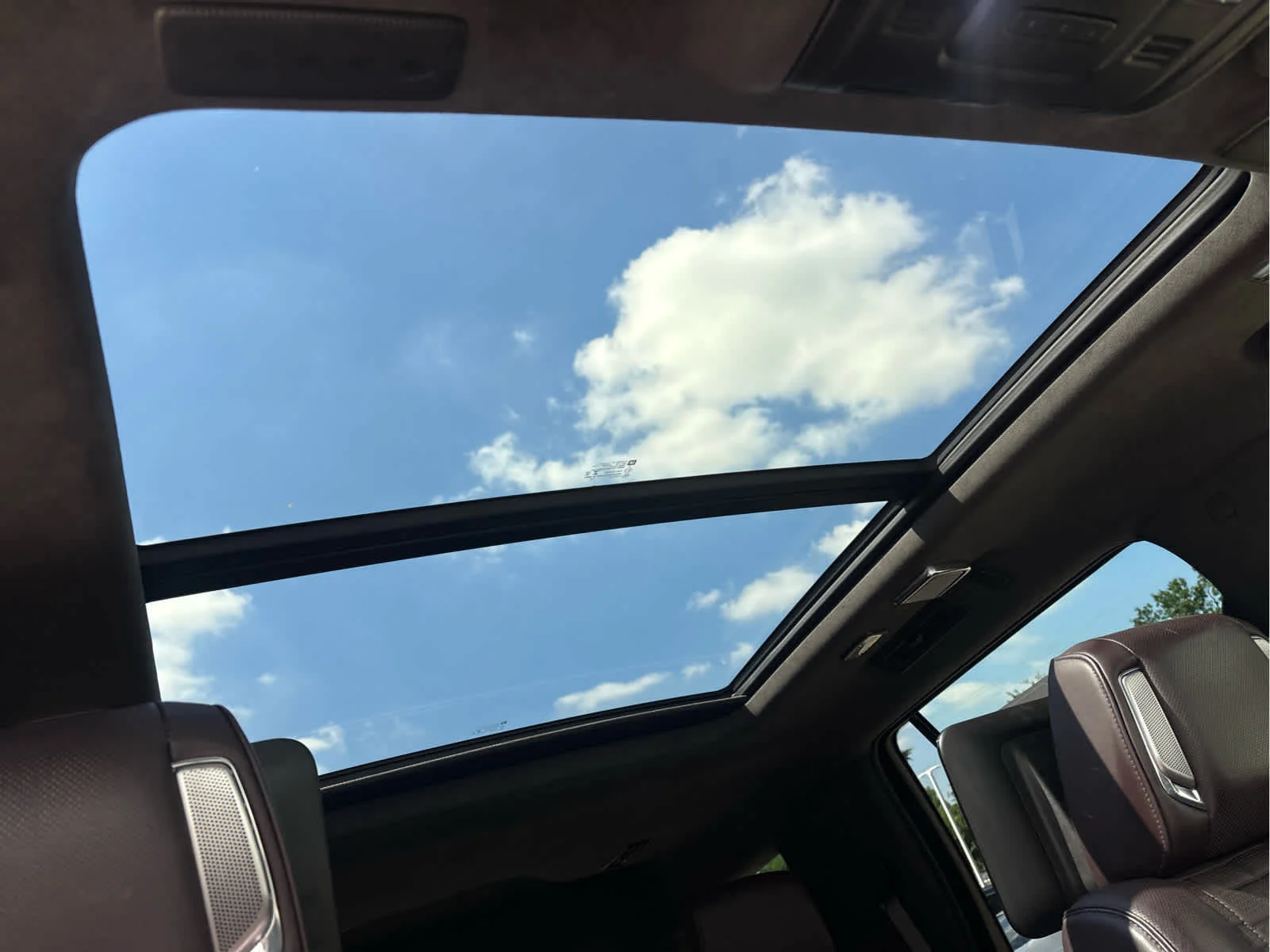 Used 2022 Infrared Tintcoat Cadillac Premium Luxury Platinum image 14