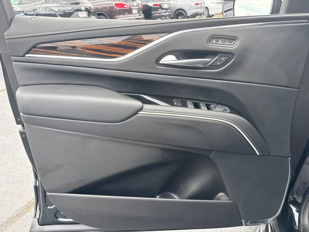 2024 Cadillac Escalade Premium Luxury - Photo 14