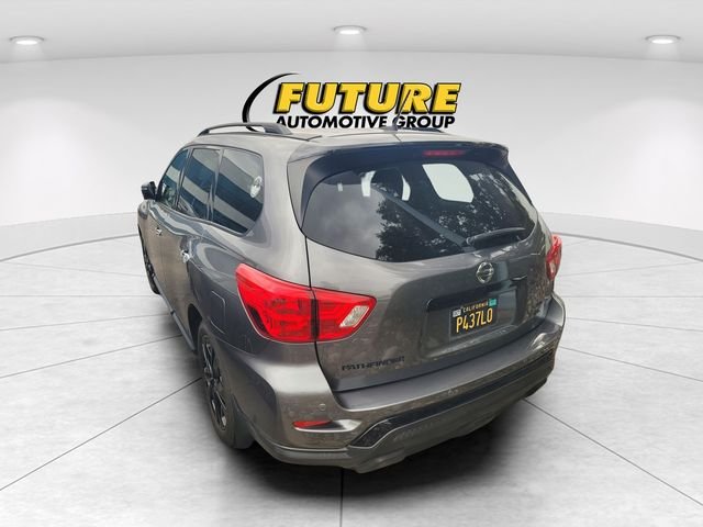 Used 2018 Gray Nissan SL image 4