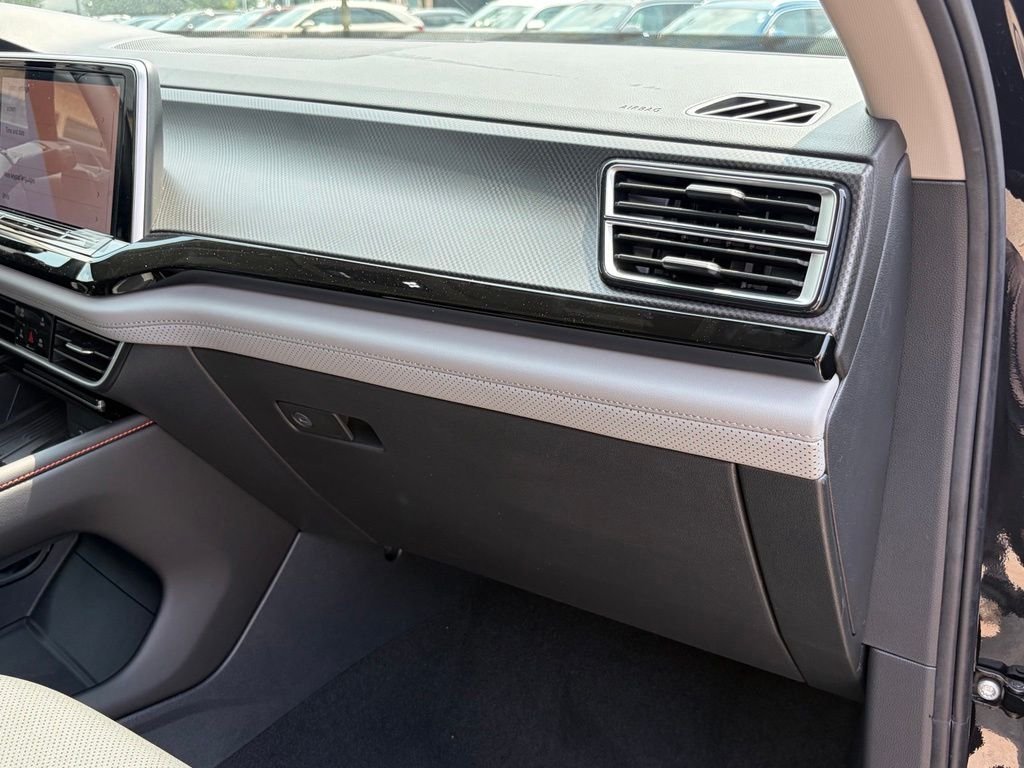New 2026 Deep Black Pearl Volkswagen 2.0T Peak Edition image 17