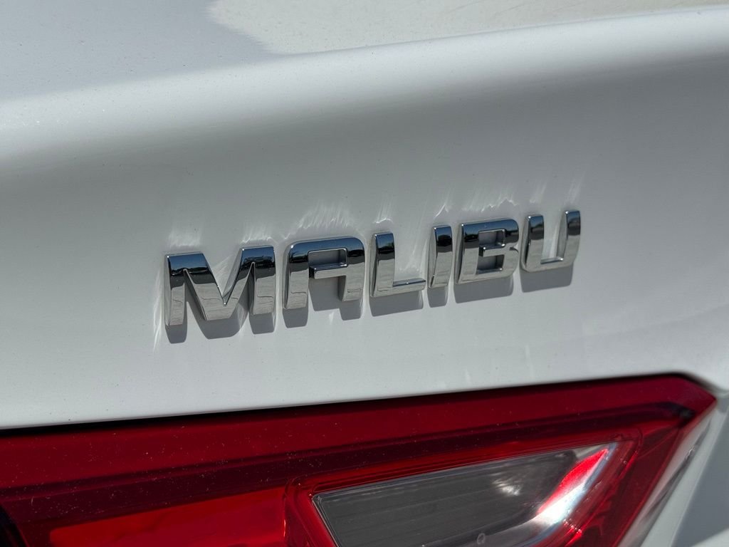 Used 2025 White Chevrolet LT image 13
