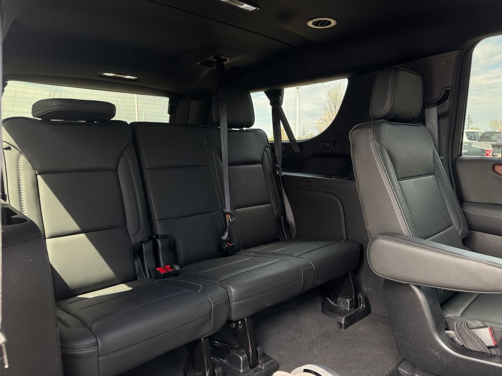 2025 GMC Yukon XL Denali - Photo 14