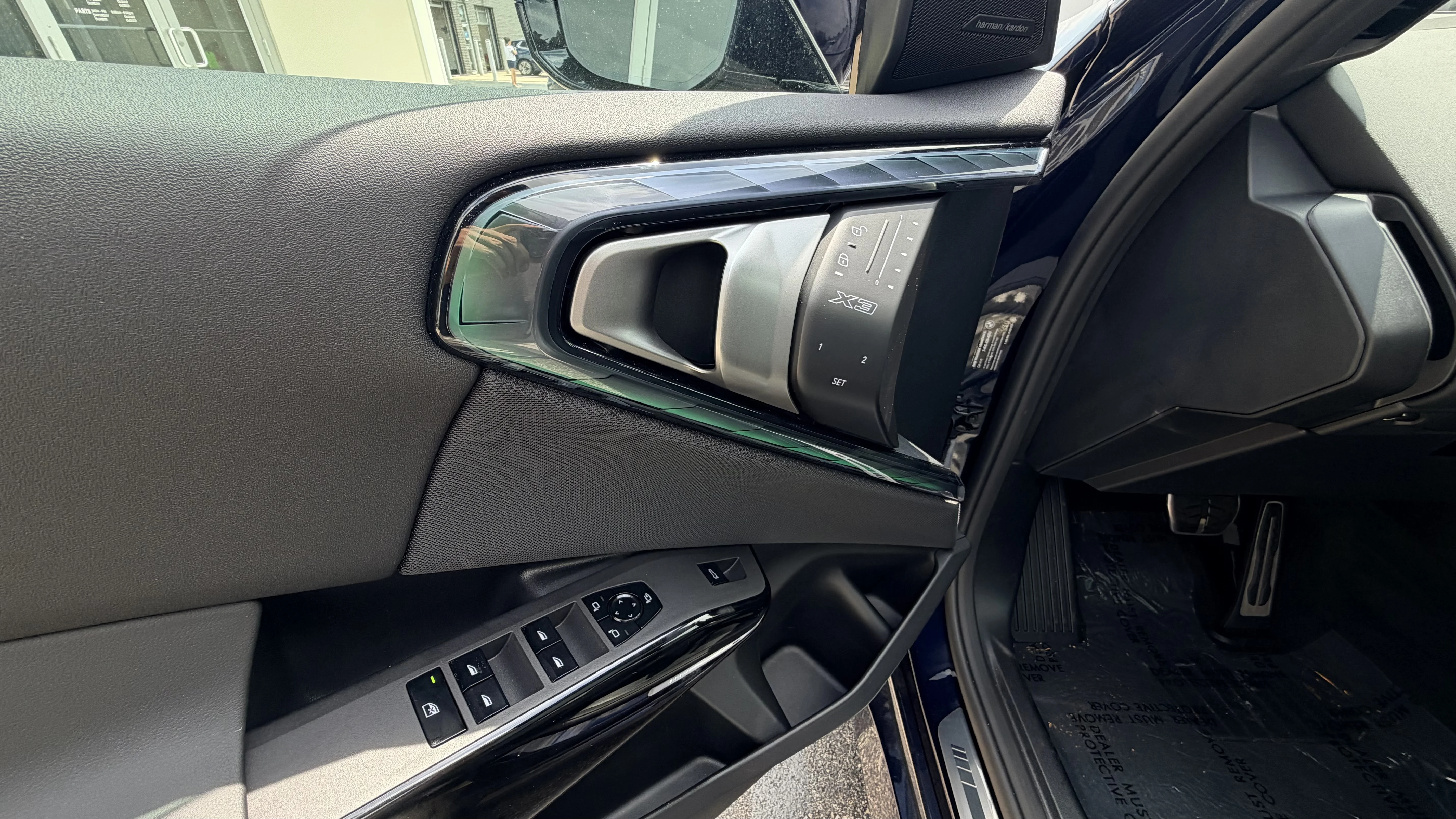 New 2026 Tanzanite Blue II Metallic BMW 30 xDrive image 8