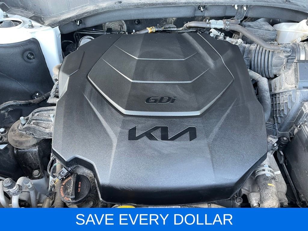 Used 2023 White Kia S image 28