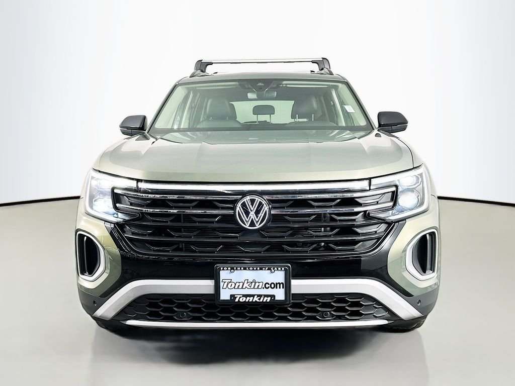 Used 2025  Volkswagen 2.0T Peak Edition image 3