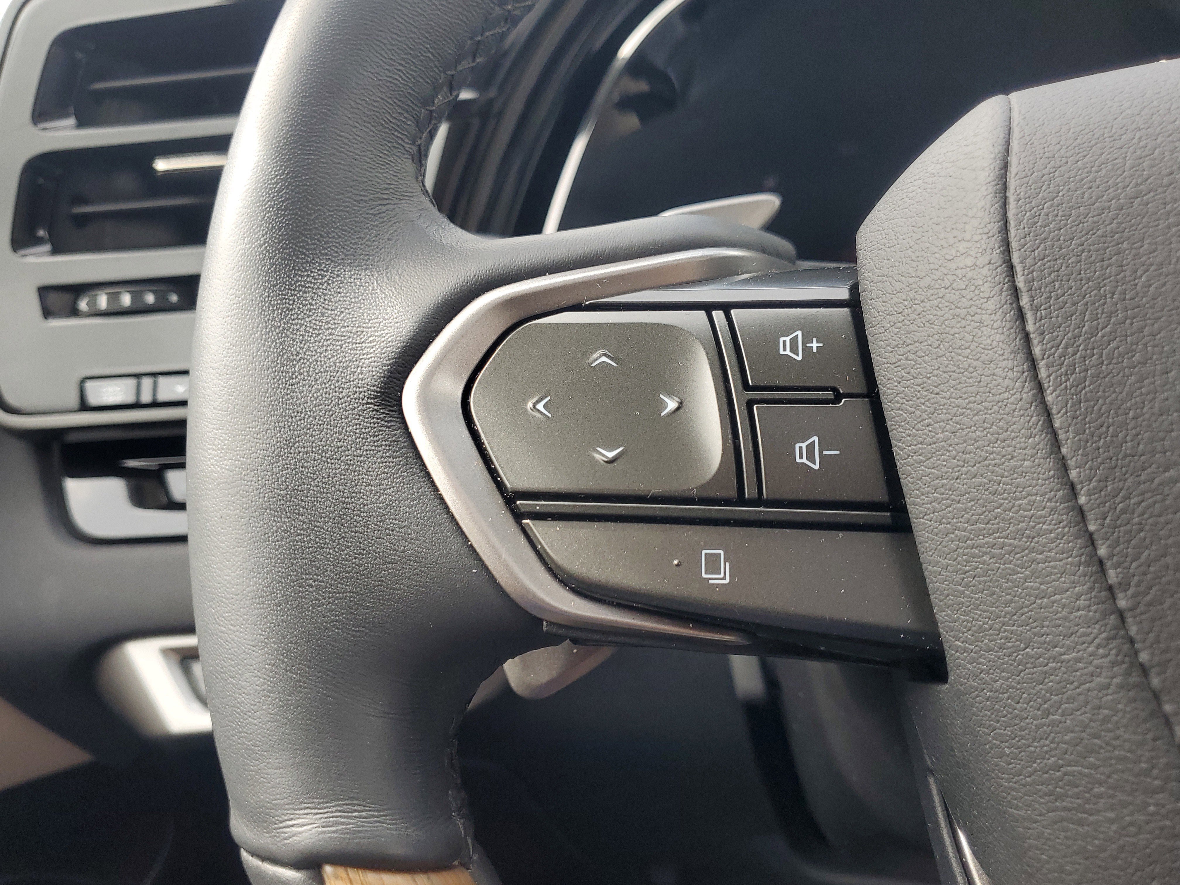 Used 2023 Mica Lexus RX 350 image 23