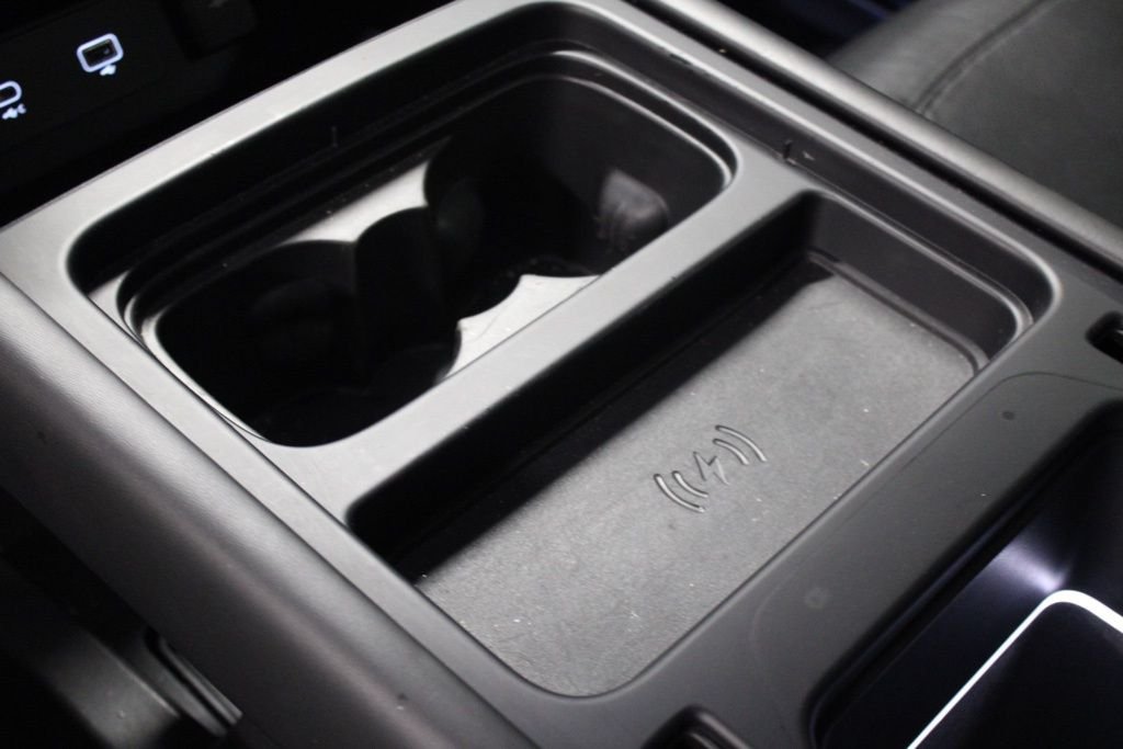 Used 2022  Land Rover XS Edition image 30