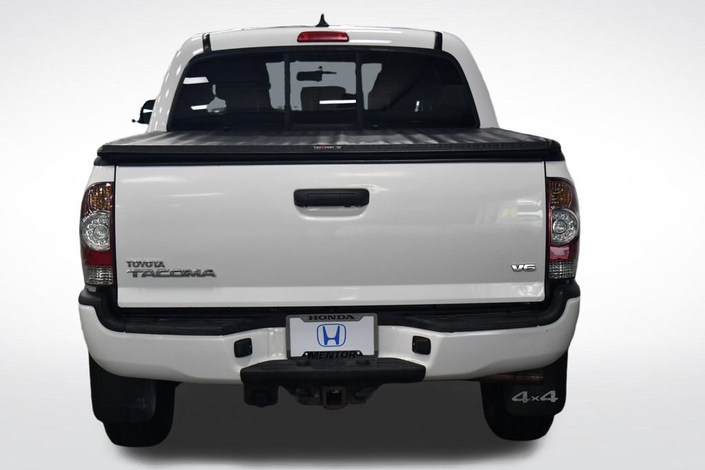 Used 2015 Super White Toyota Base image 6
