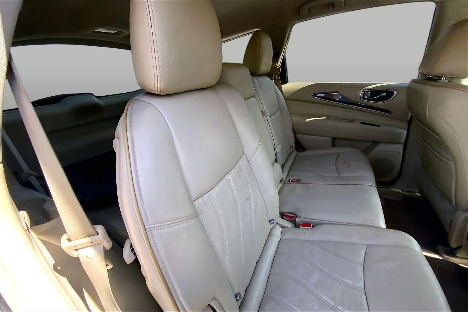 Used 2014 Moonlight White INFINITI  image 16