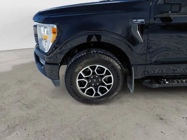 Used 2023 Agate Black Metallic Ford Lariat image 14