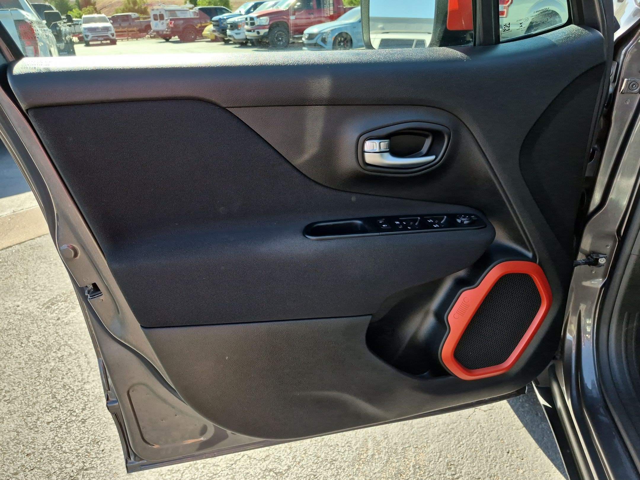 Used 2020 Granite Crystal Clearcoat Metallic Jeep Orange Edition image 12