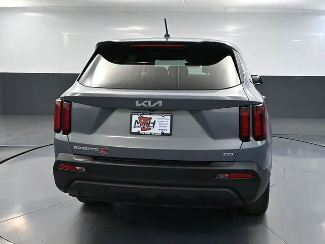 2023 Kia Sorento LX - Photo 6