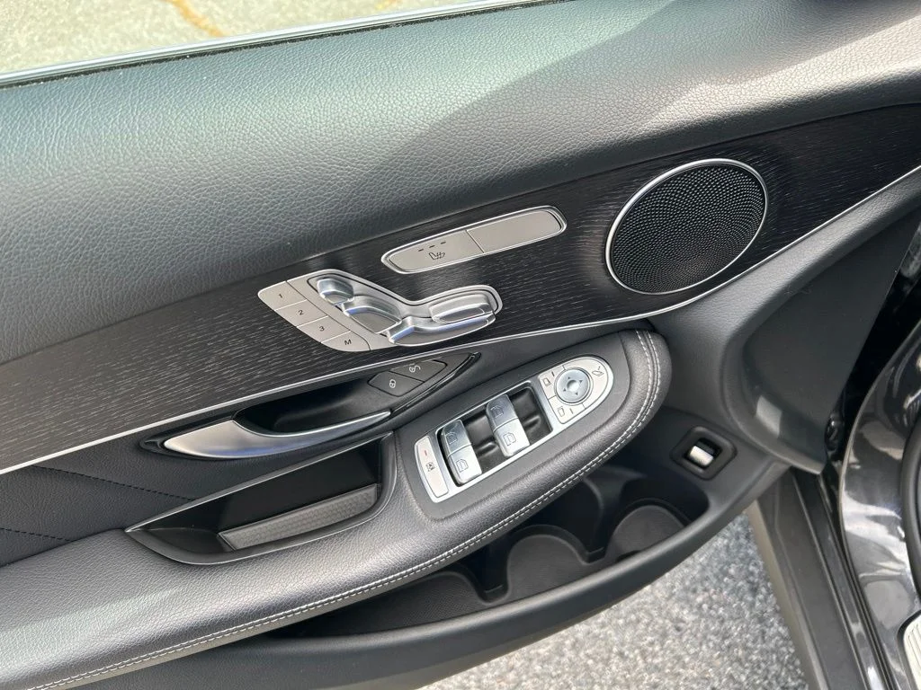 Used 2022 Black Mercedes-Benz GLC 300 image 15