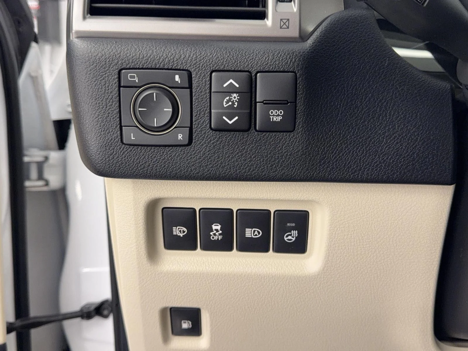 Certified Used 2023 Eminent White Pearl Lexus GX 460 Premium image 19