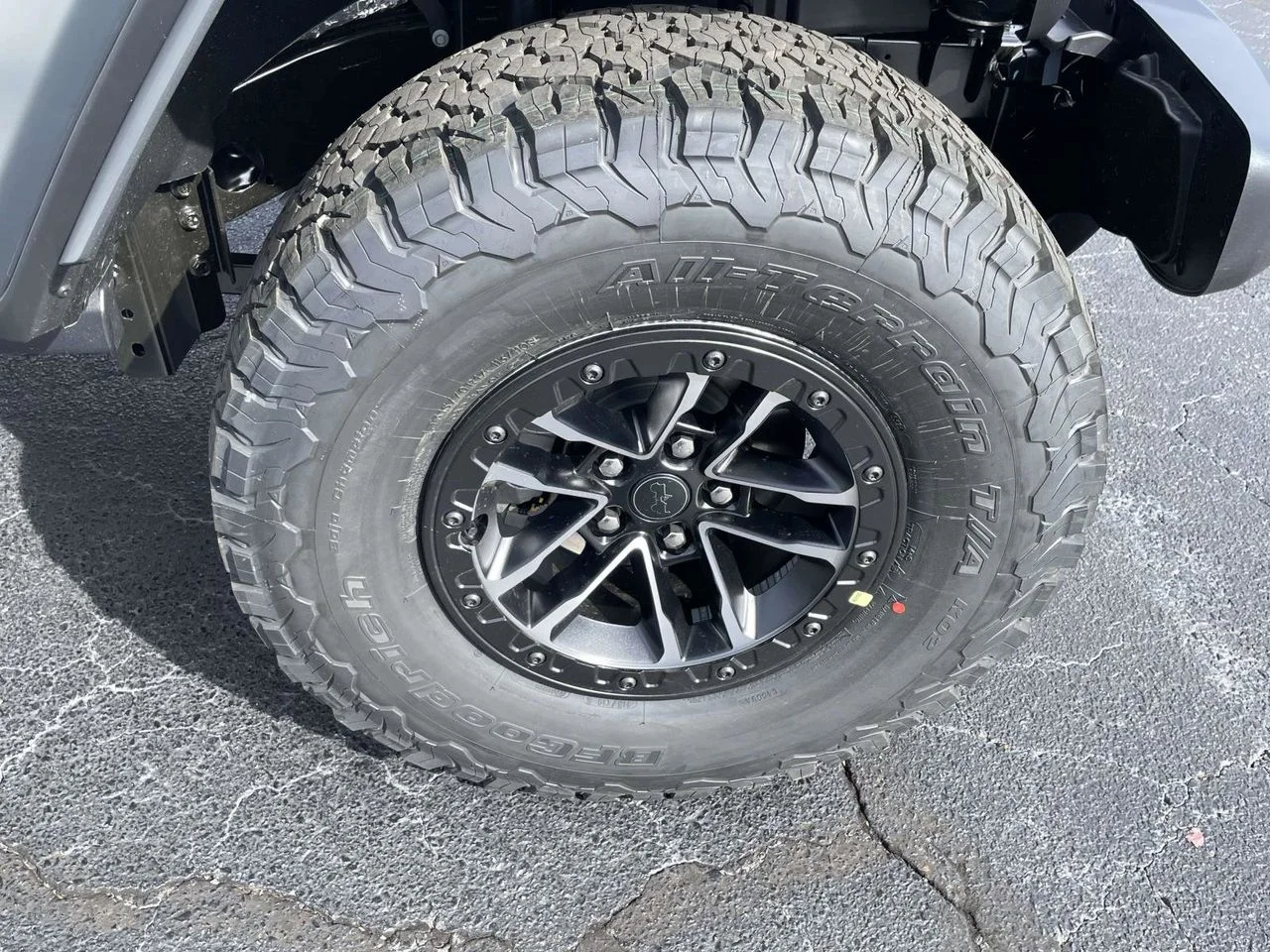 New 2026 Bright White Clear-Coat Exterior Paint Jeep Willys image 35