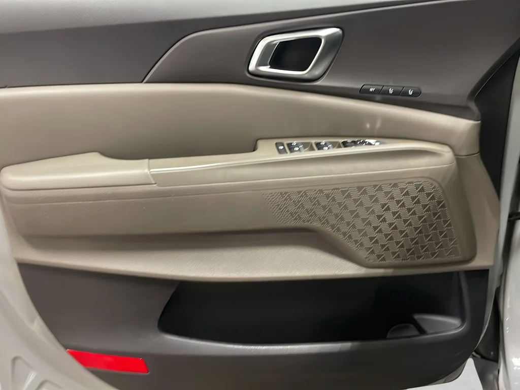 Used 2025 White Kia EX image 24