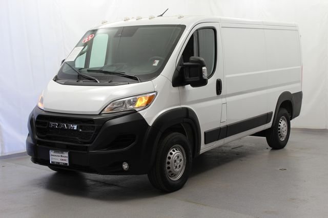 Used 2025 White Ram Base image 13