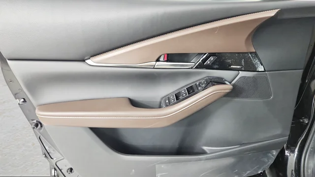 2025 Mazda CX-30 Turbo Premium Plus - Photo 9