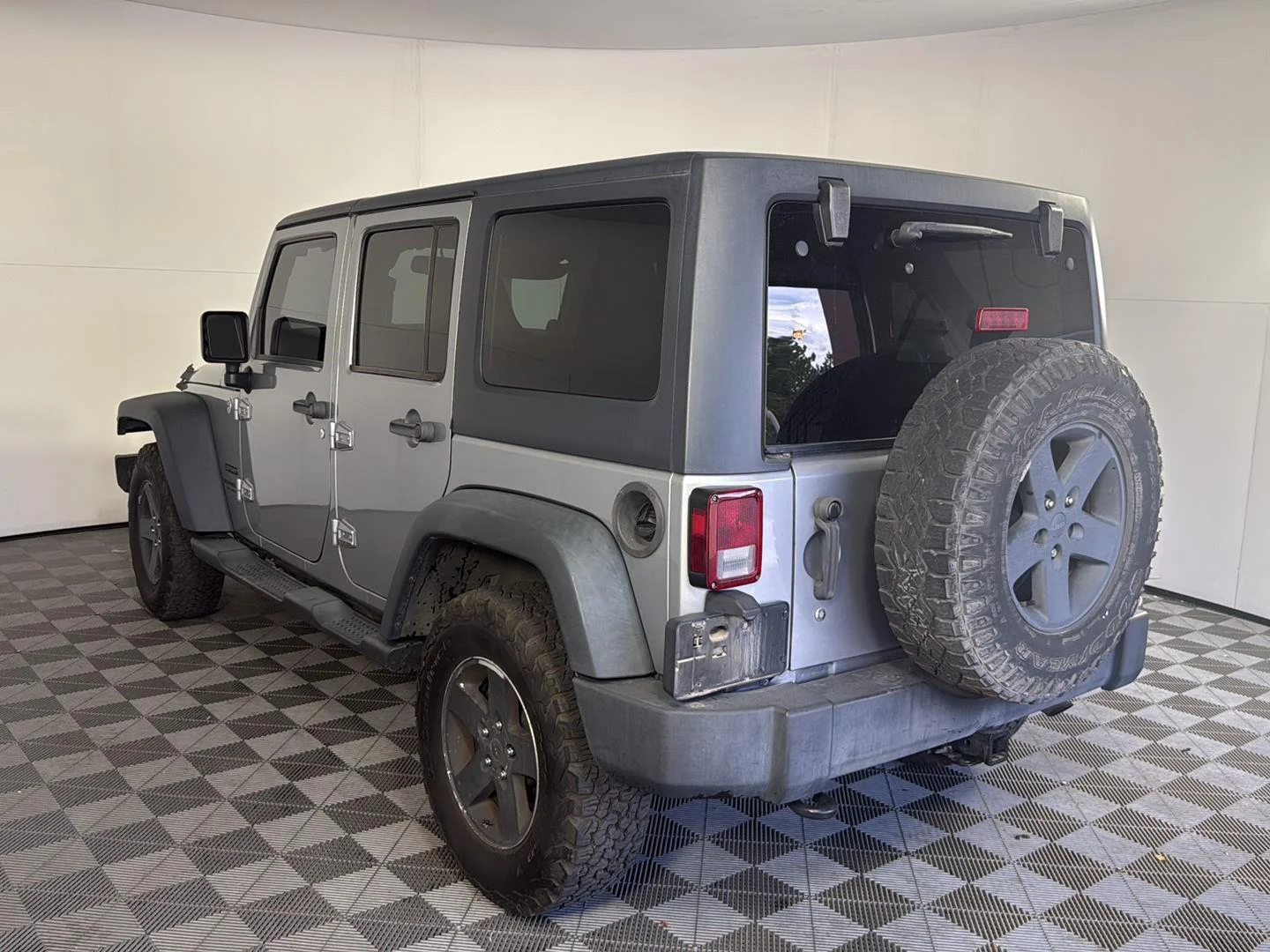 Used 2013 Billet Silver Metallic Jeep Sport image 6