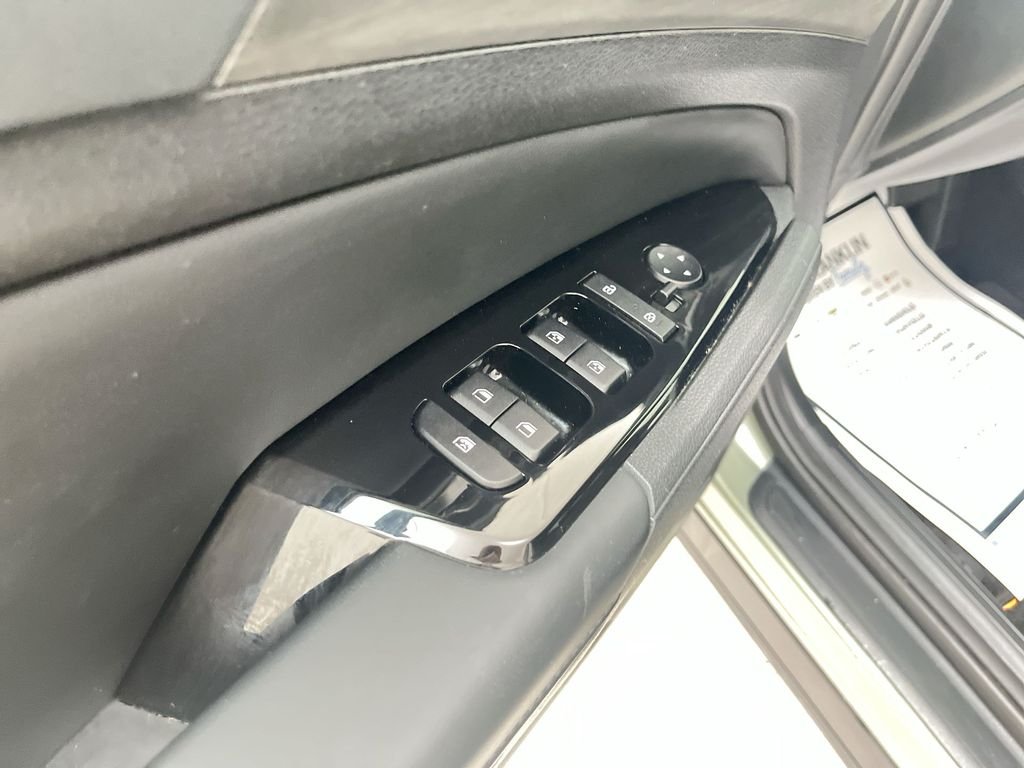Used 2025 Green Kia X-Line image 13