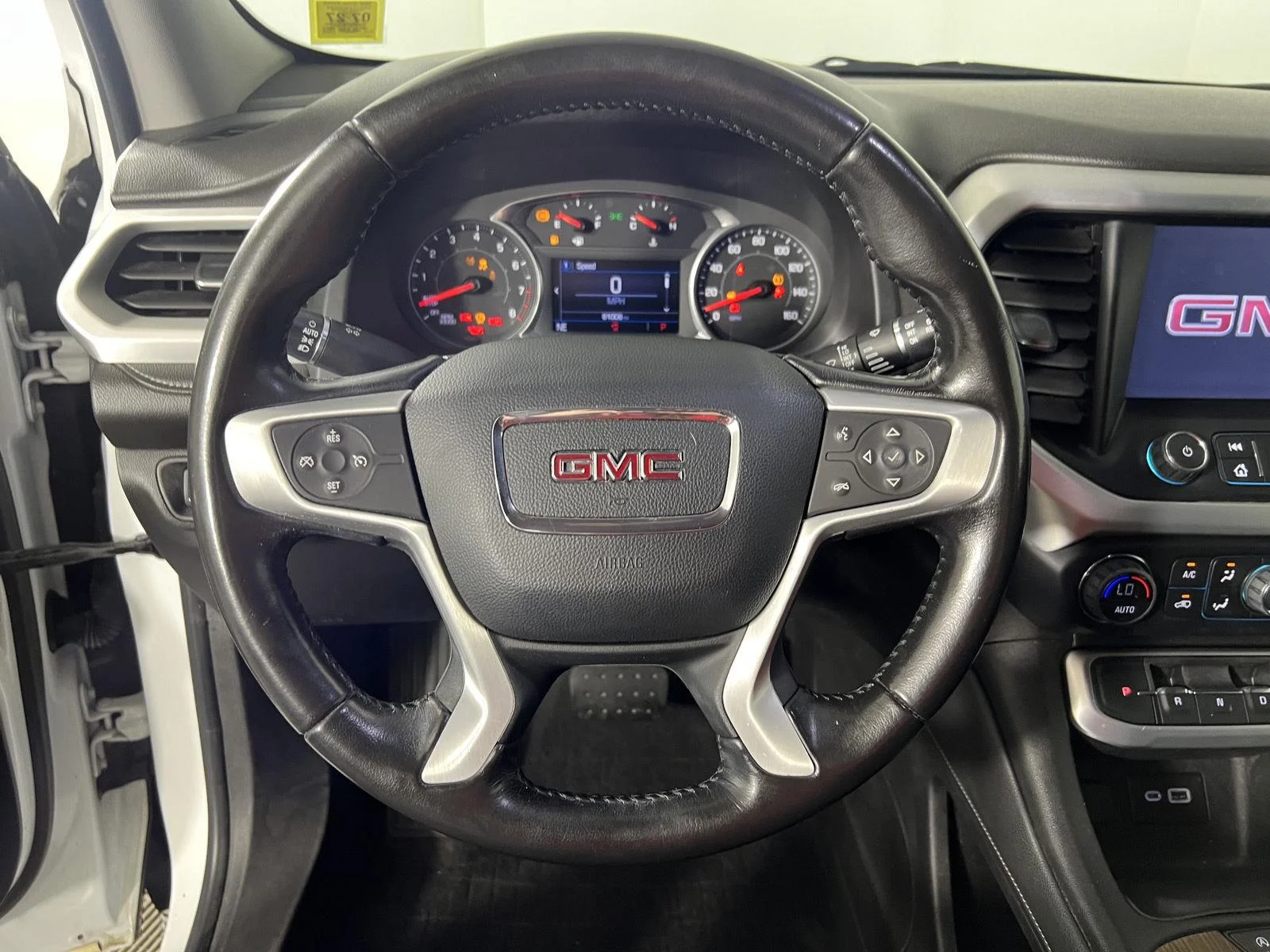 Used 2020 SUMMIT WHITE GMC SLE image 15