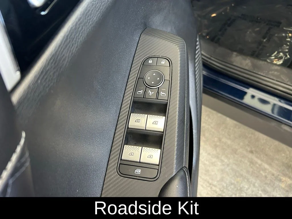 Used 2024 Blue Mitsubishi SEL Black Edition image 39
