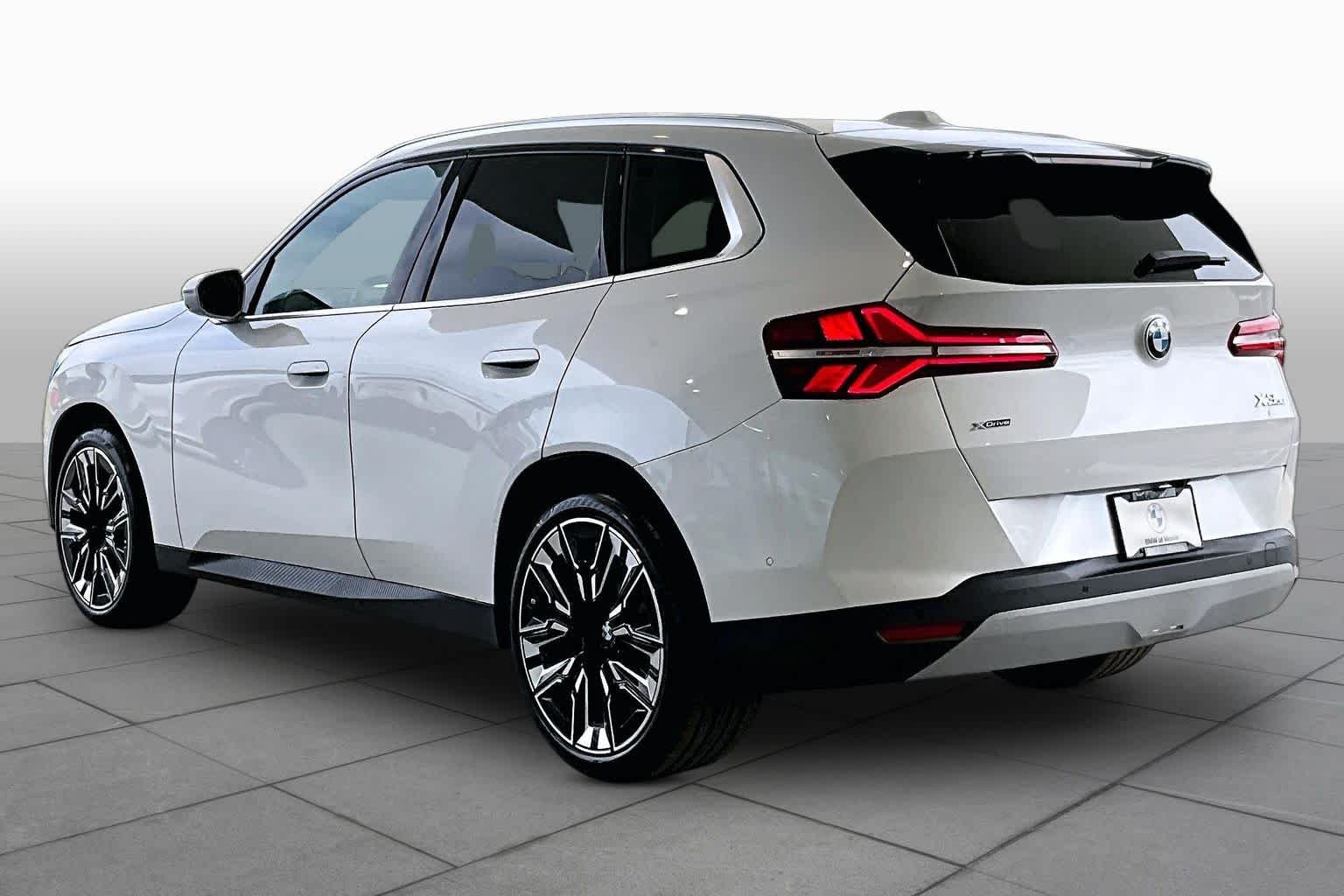 New 2026 Mineral White Metallic BMW 30 xDrive image 12