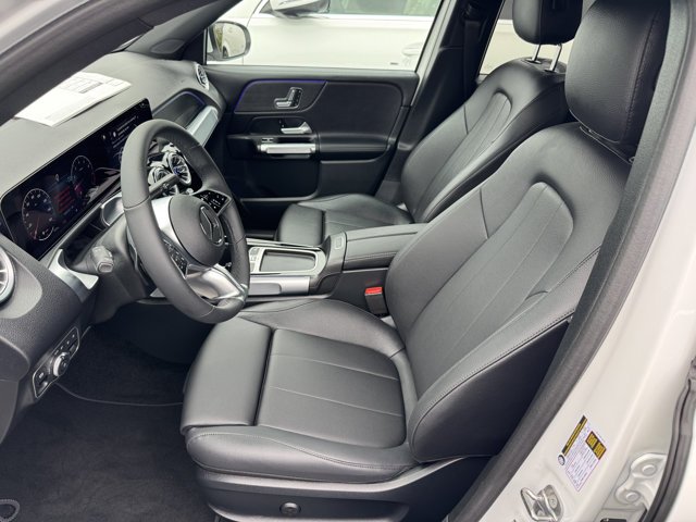 New 2026 Polar White Mercedes-Benz GLB 250 image 2