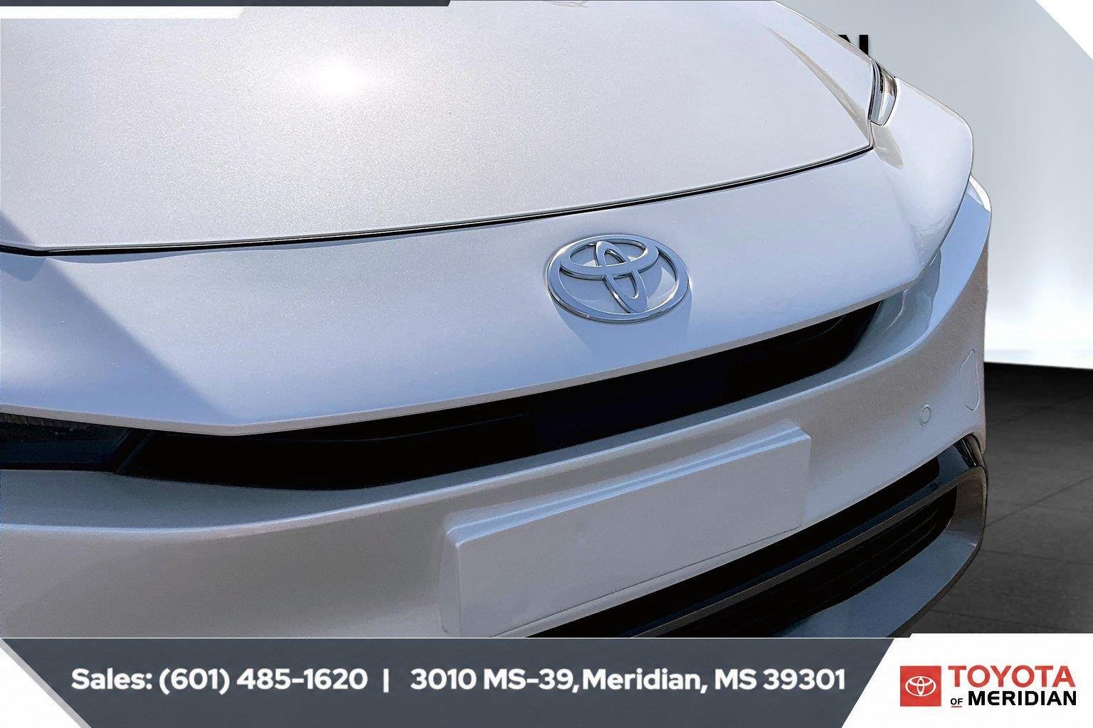 Used 2024 Wind Chill Pearl Toyota Limited image 21