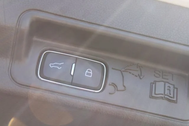 Used 2021 White Ford Platinum image 27