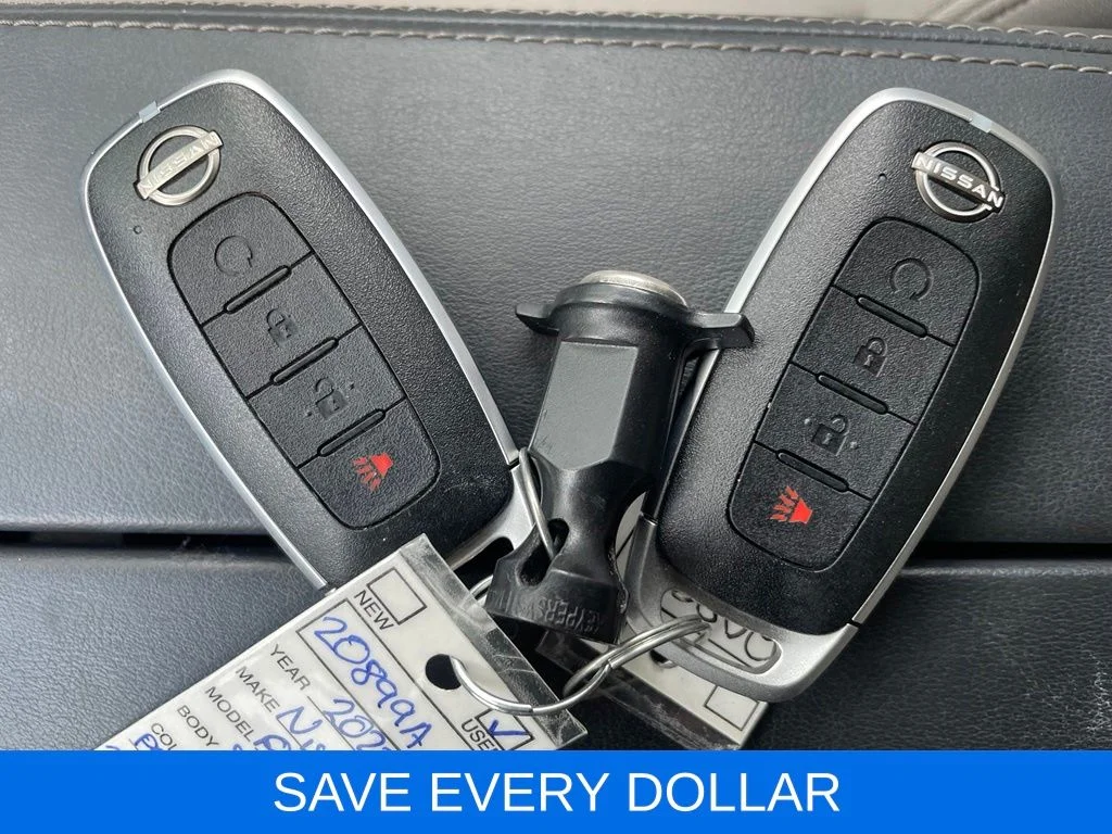 Used 2023 White Nissan SV image 18