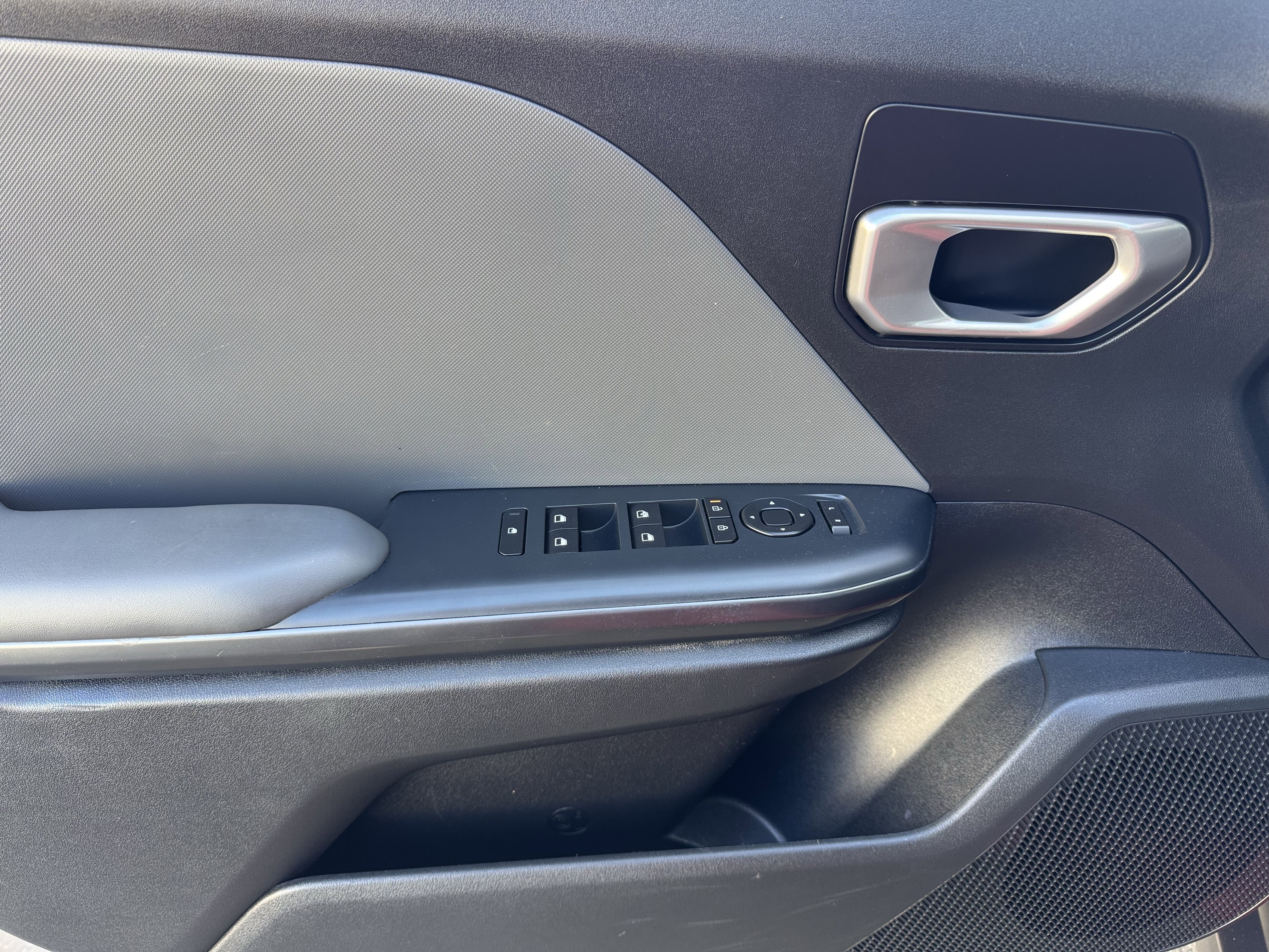 2025 Kia K4 LXS - Photo 9