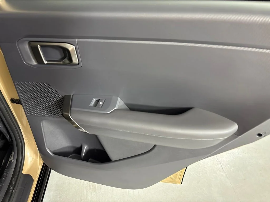 New 2027 Terrain Brown / Black Roof Kia X-Line S image 19