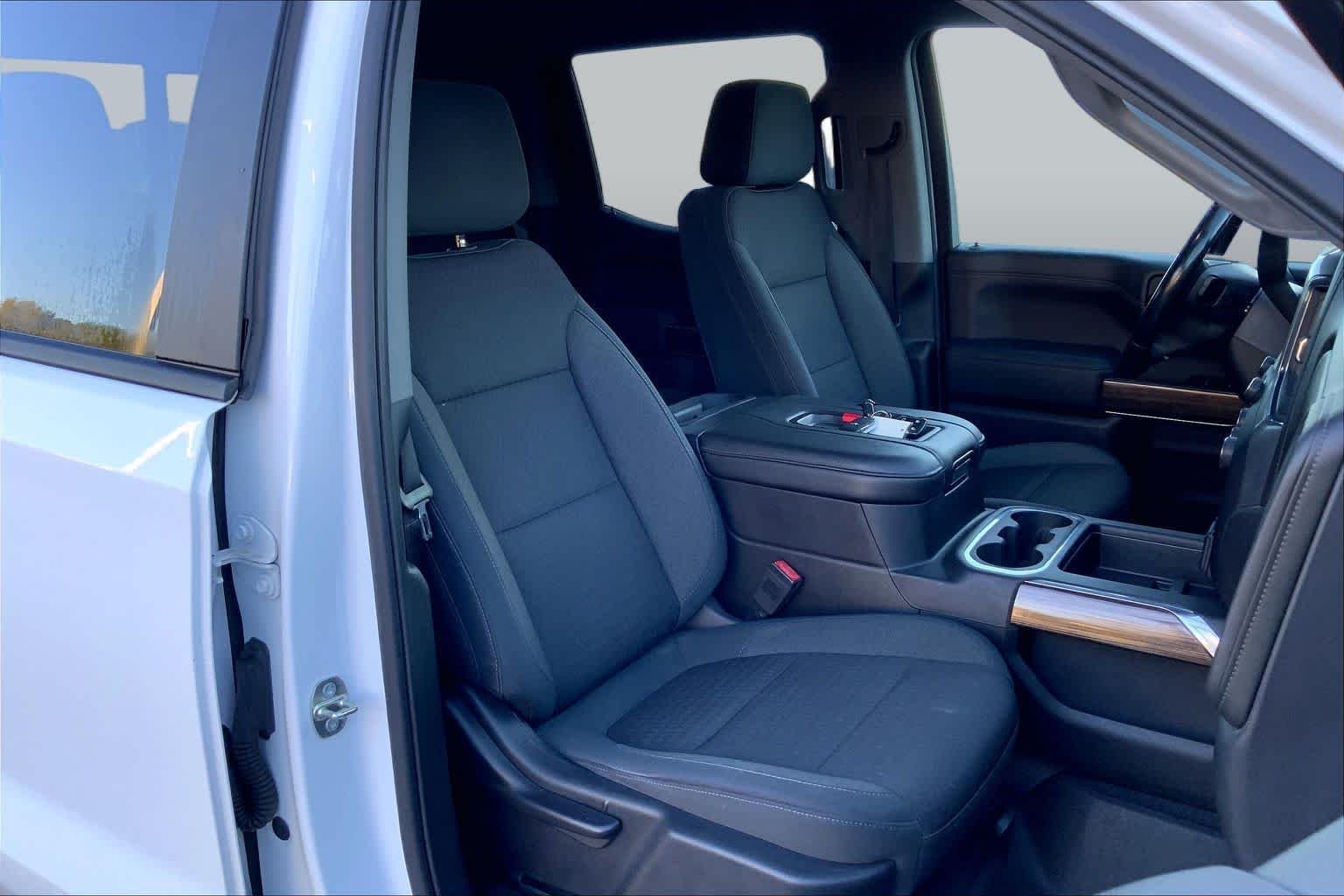 Used 2019 Summit White Chevrolet RST image 7