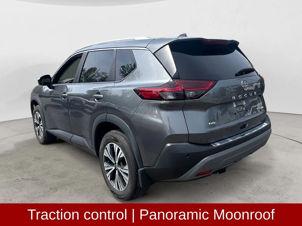 Used 2023 Gun Metallic Nissan SV image 3